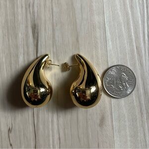 Elegant Gold Teardrop Earrings